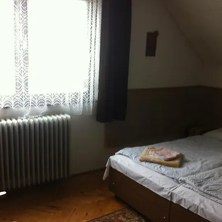 Poczane Vendegszobai 3*